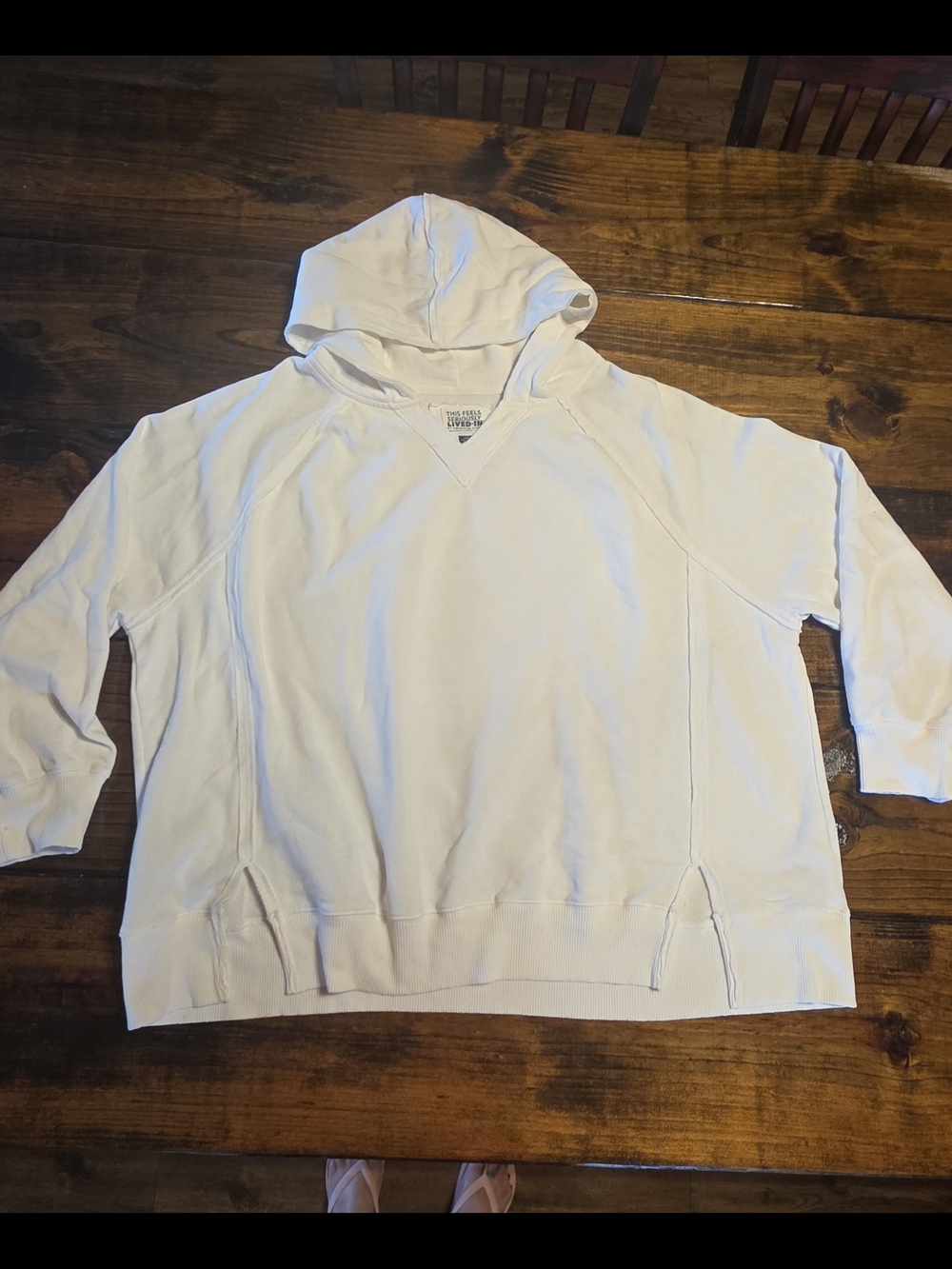 American Eagle - This feels Seriously Lived In White Hooded Pullover Sweatshirt